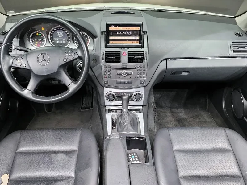 Mercedes-Benz C 200 Cgi Avant Garde, снимка 7 - Автомобили и джипове - 55015071