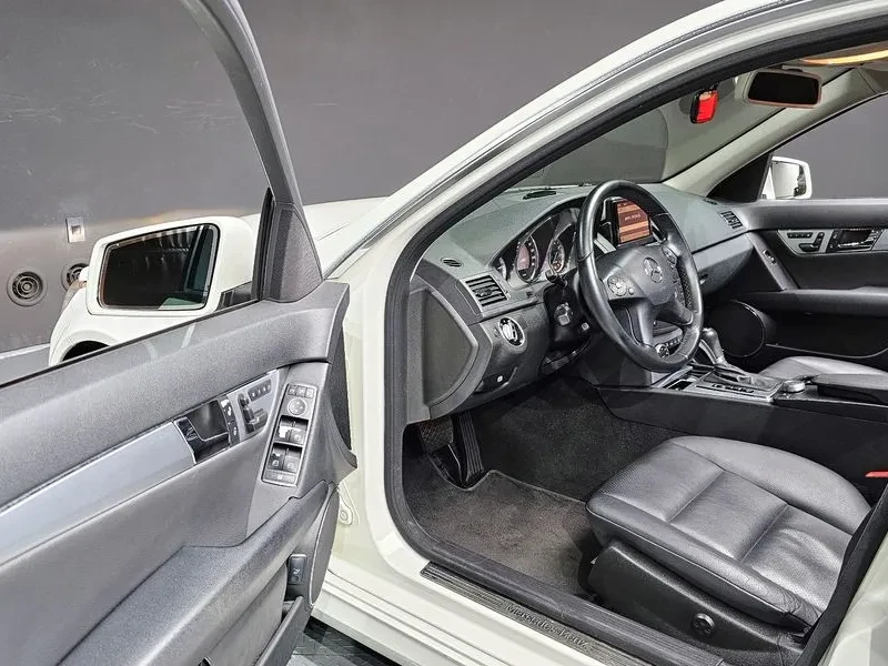Mercedes-Benz C 200 Cgi Avant Garde, снимка 11 - Автомобили и джипове - 55015071