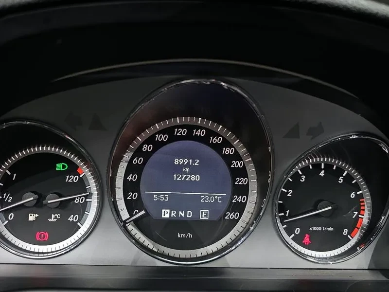 Mercedes-Benz C 200 Cgi Avant Garde, снимка 8 - Автомобили и джипове - 55015071
