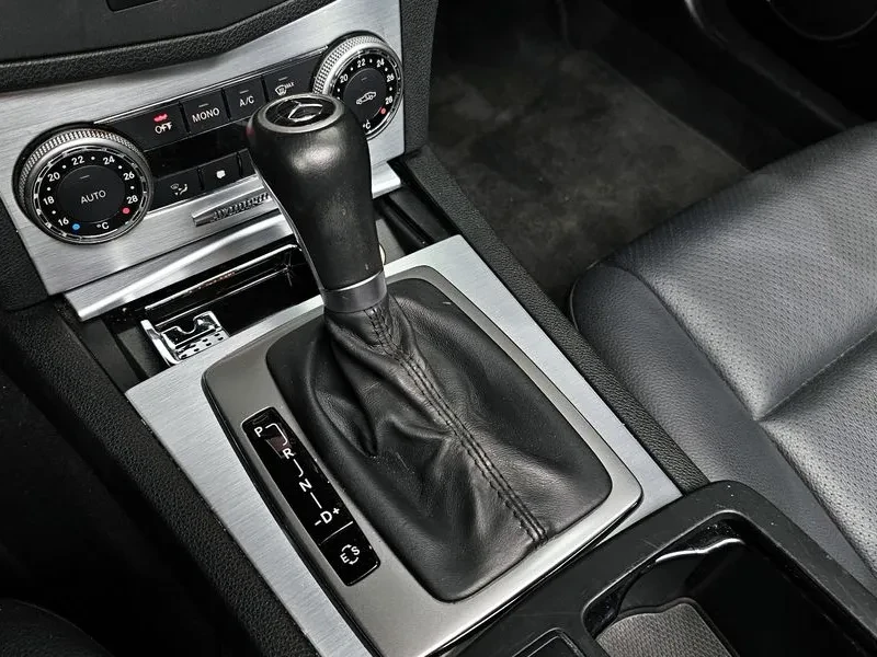 Mercedes-Benz C 200 Cgi Avant Garde, снимка 9 - Автомобили и джипове - 55015071