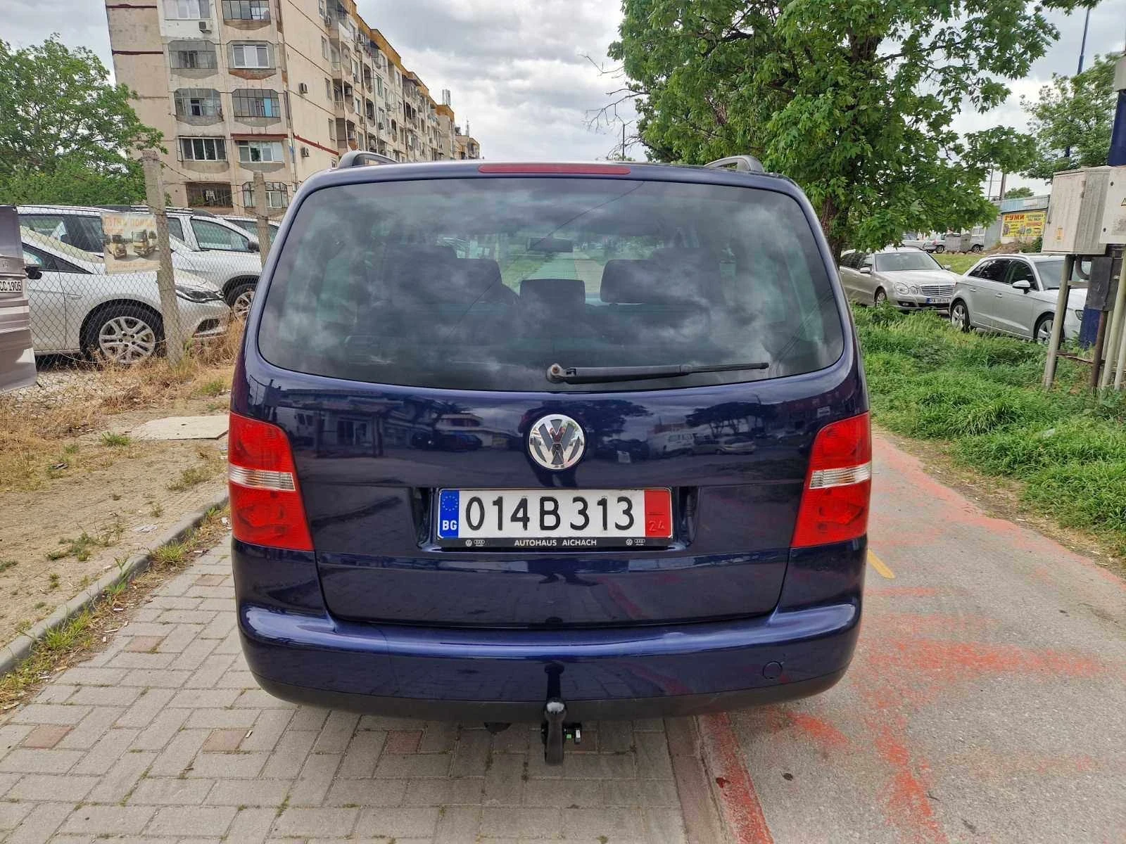 VW Touran 1.6 Бензин АВТОМАТИК  - изображение 4