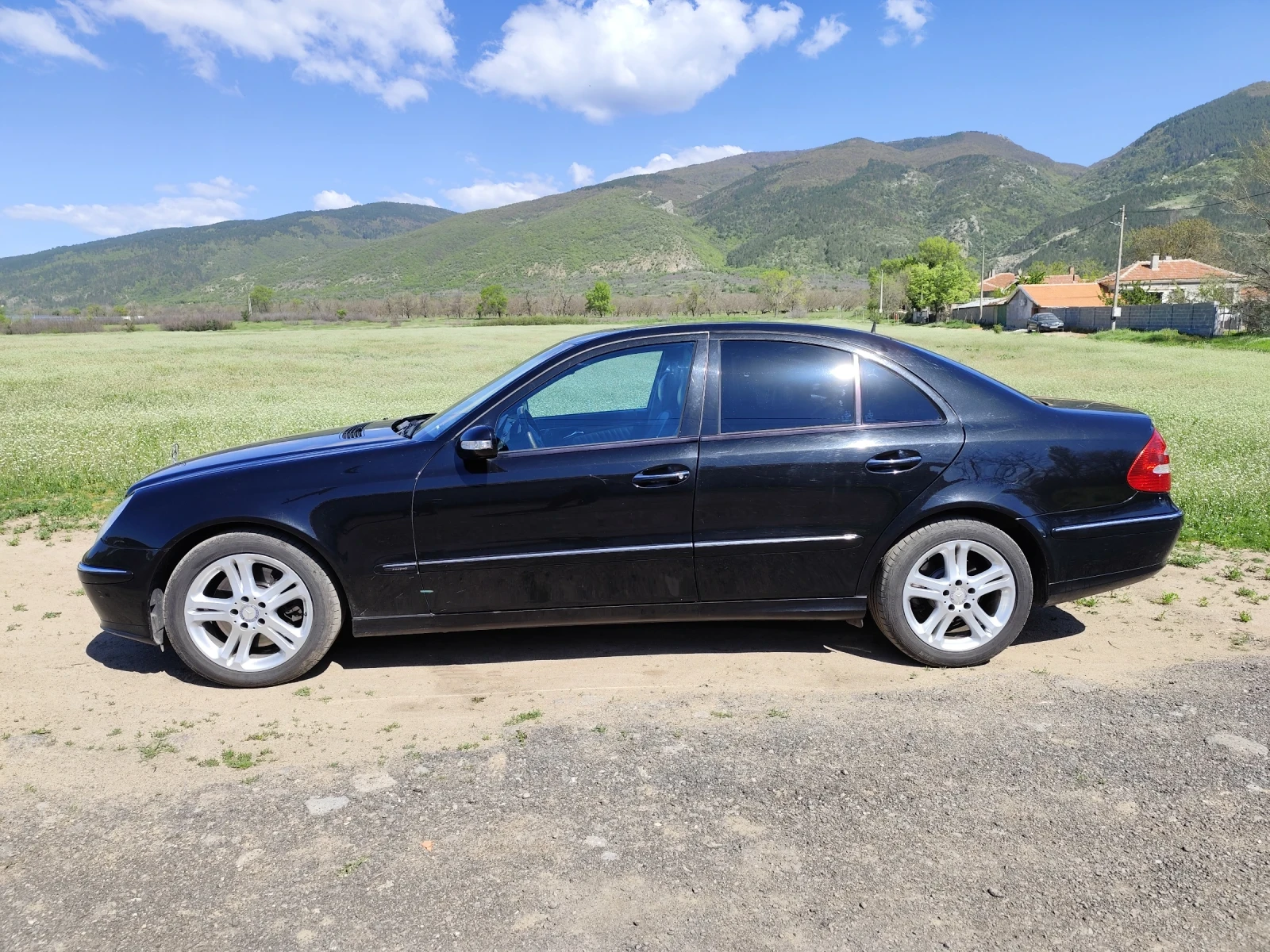 Mercedes-Benz E 500  - изображение 3