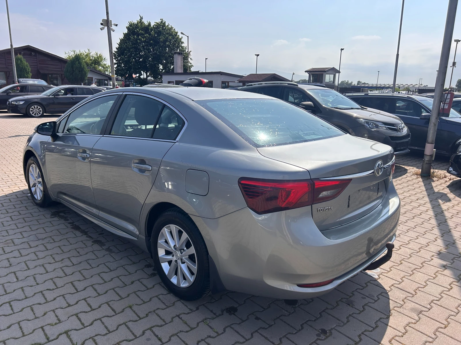 Toyota Avensis 1.6 VVT-I EURO 6 - изображение 8