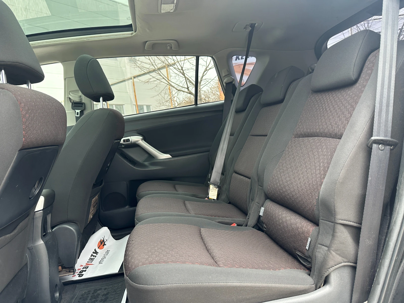 Toyota Verso 2.0d 126 к.с./7-места/ГАРАНЦИЯ ОТ КЕНТАВЪР , снимка 9 - Автомобили и джипове - 54037188