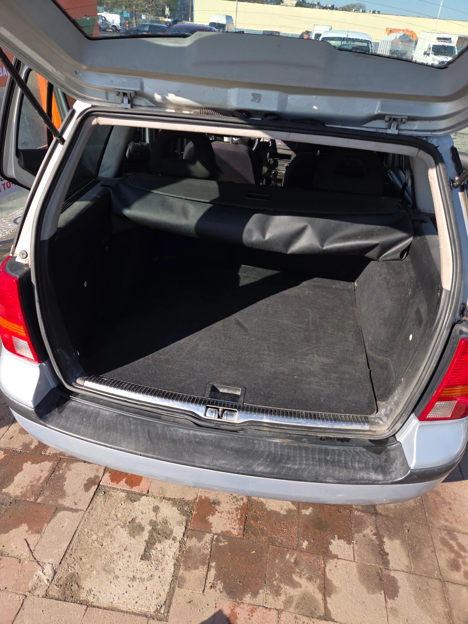 VW Bora, снимка 6 - Автомобили и джипове - 54310051