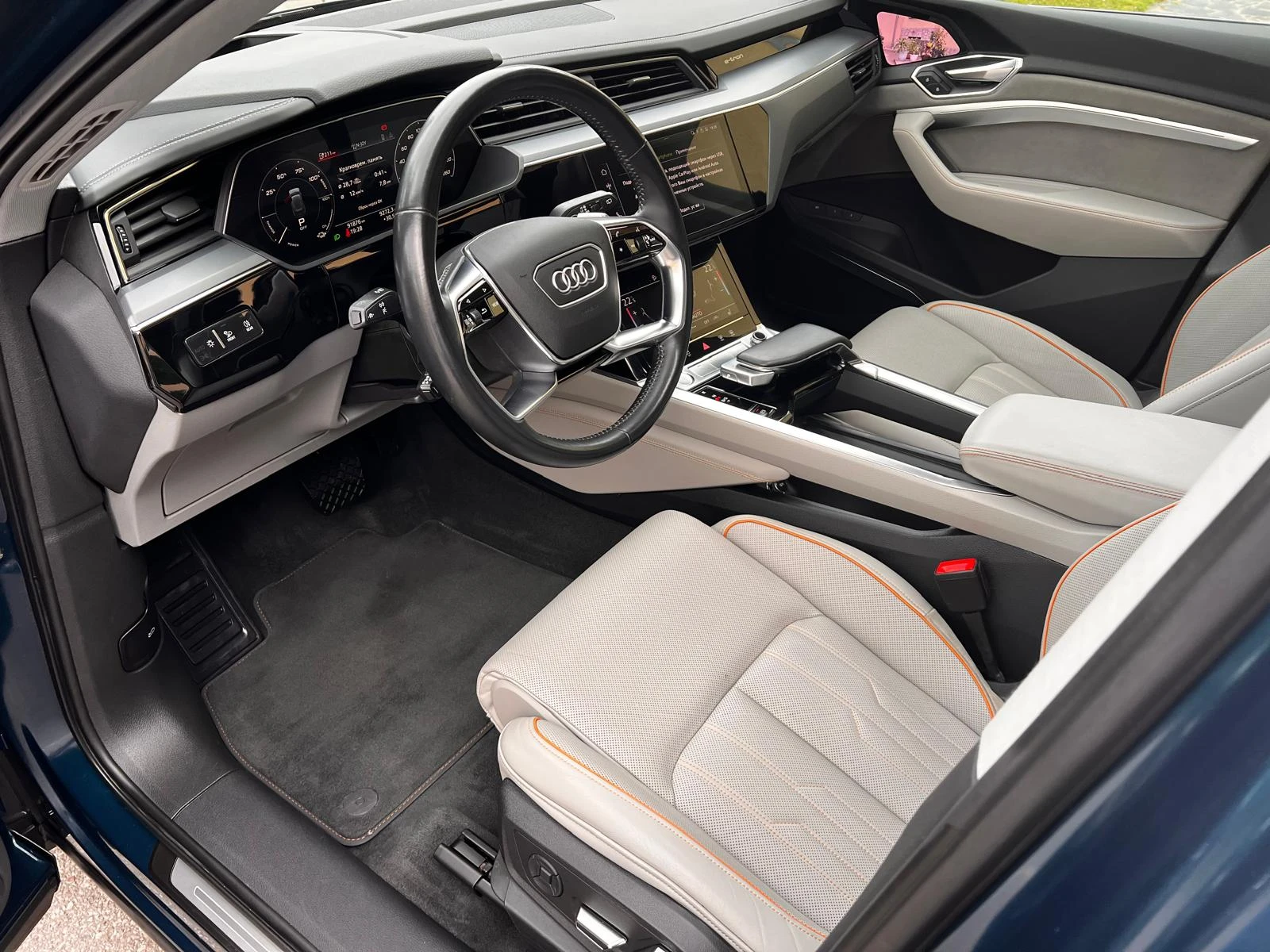 Audi E-Tron 55-95kWh B&O Панорама Head-up Carplay Cam360   , снимка 6 - Автомобили и джипове - 55306740