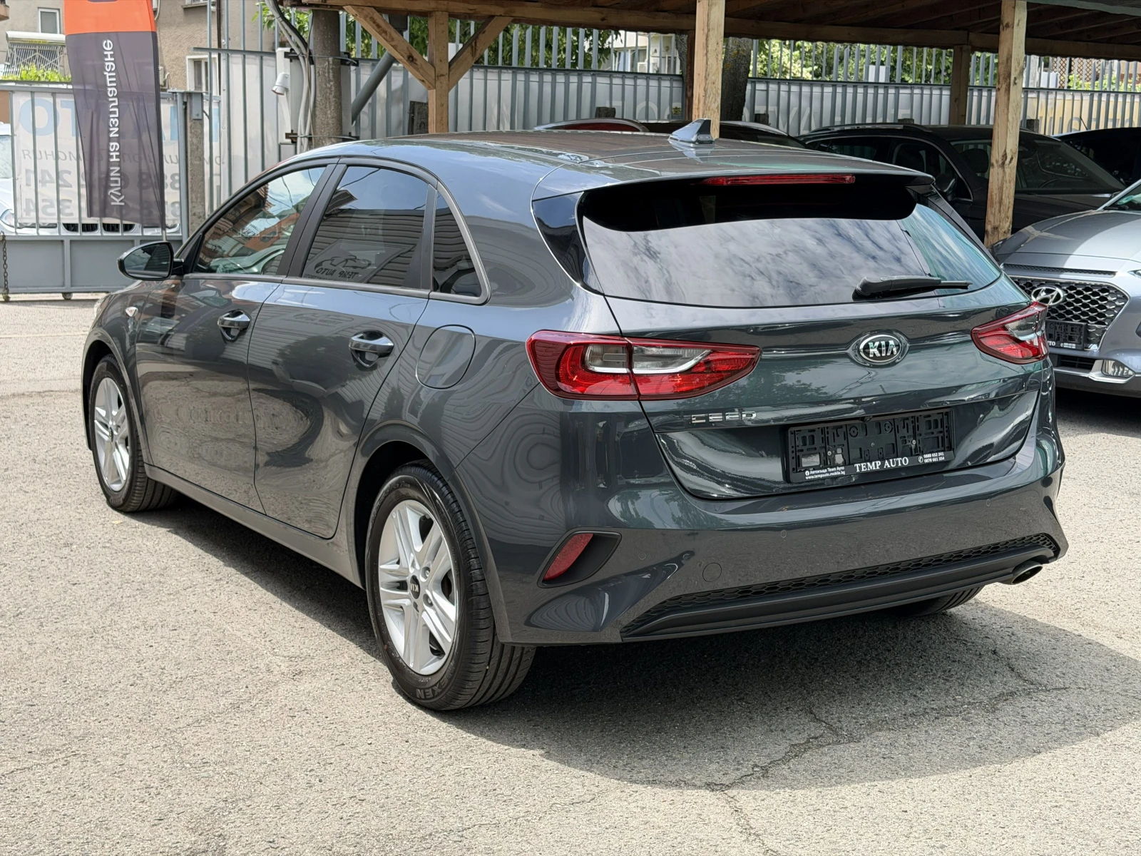 Kia Ceed 1.4i* 99к.с.* С ПЪЛНА СЕРВИЗНА ИСТОРИЯ, снимка 5 - Автомобили и джипове - 55332099