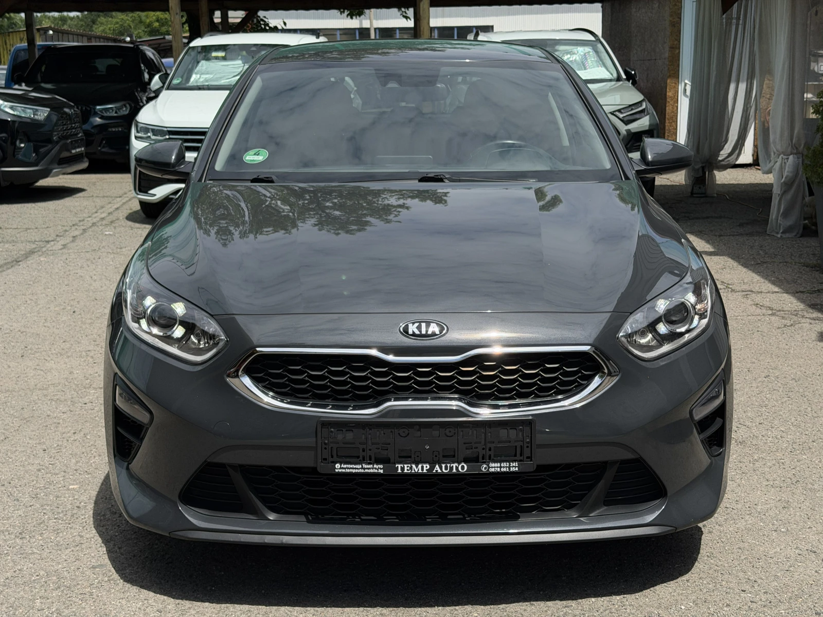 Kia Ceed 1.4i* 99к.с.* С ПЪЛНА СЕРВИЗНА ИСТОРИЯ, снимка 2 - Автомобили и джипове - 55332099