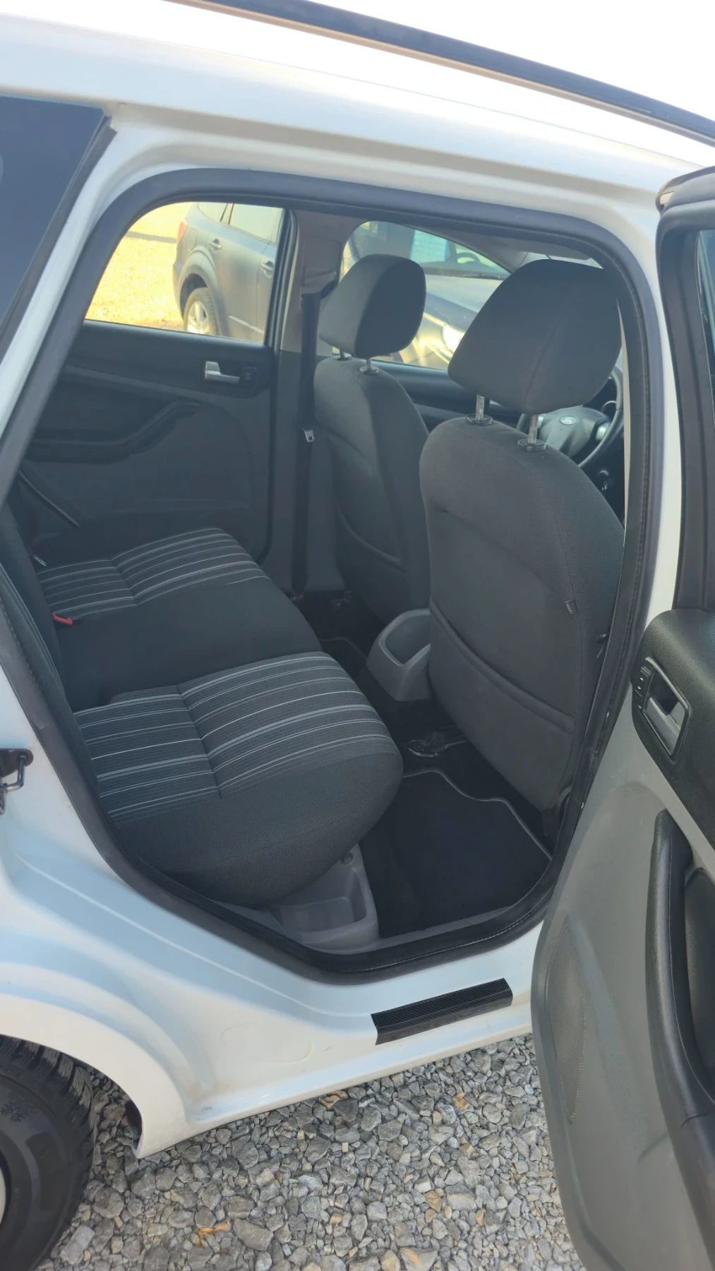 Ford Focus 1.6 Duratec Ti-VCT, снимка 5 - Автомобили и джипове - 55664056