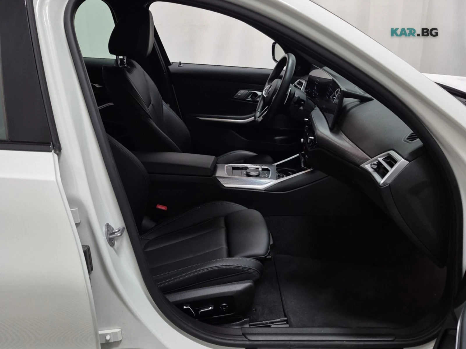 BMW 330 M SPORT* Adaptive LED* Harman Kardon, снимка 10 - Автомобили и джипове - 56087680