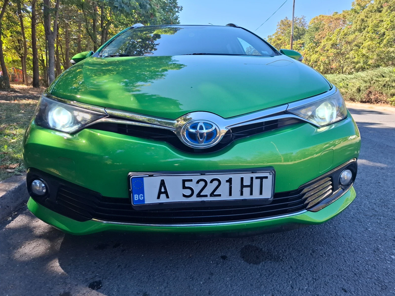 Toyota Auris, снимка 9 - Автомобили и джипове - 56115421