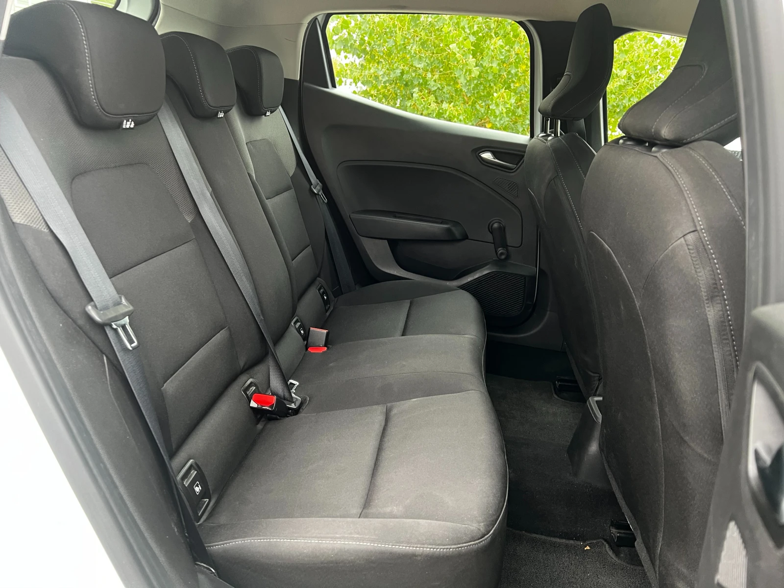 Renault Clio V M/T, снимка 13 - Автомобили и джипове - 56252044