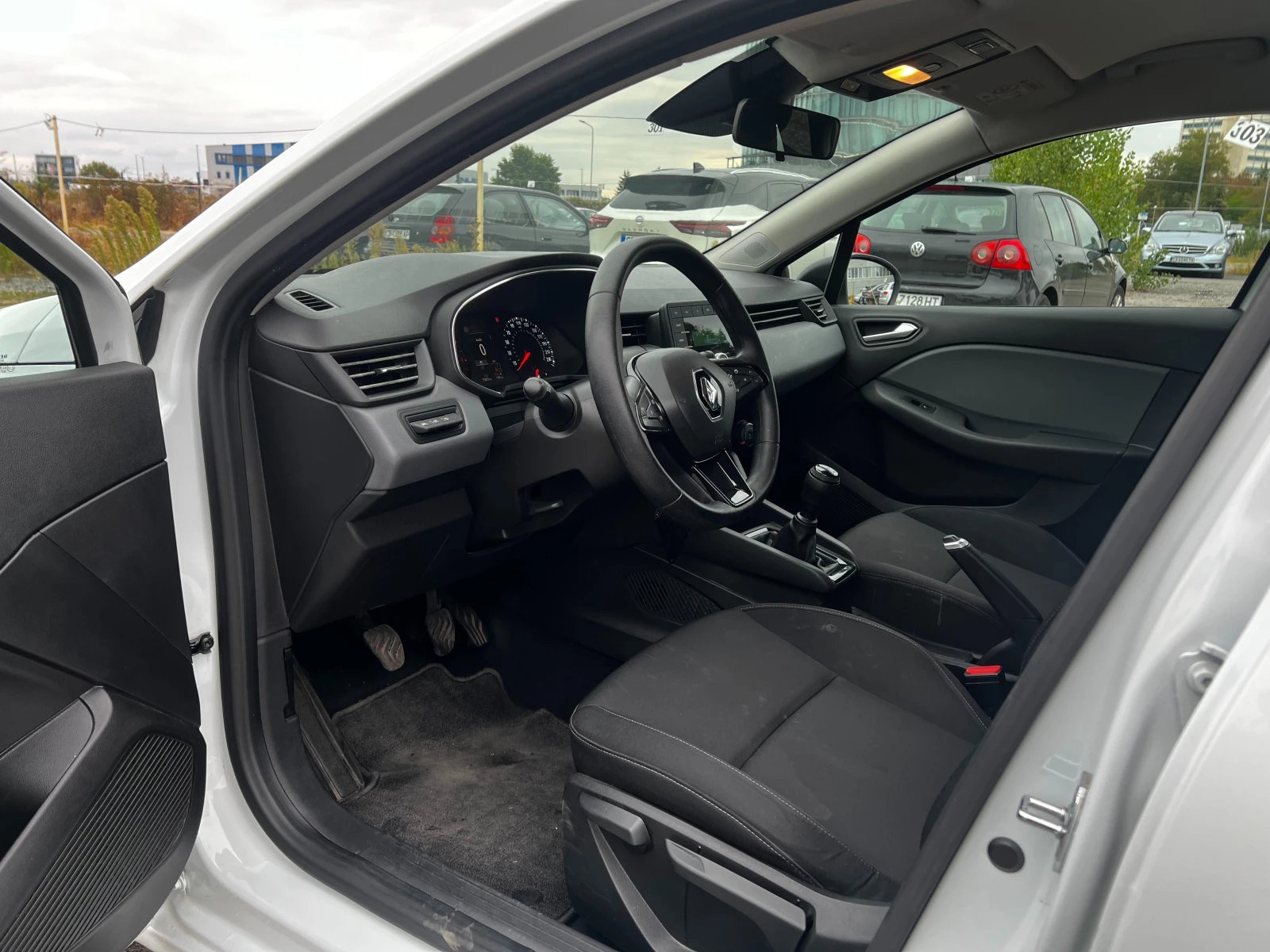 Renault Clio V M/T, снимка 10 - Автомобили и джипове - 56252044
