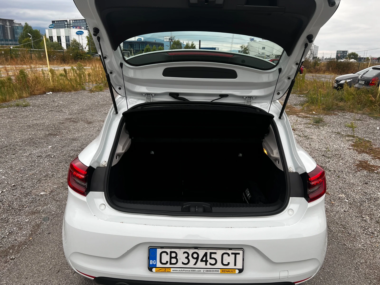 Renault Clio V M/T, снимка 9 - Автомобили и джипове - 56252044