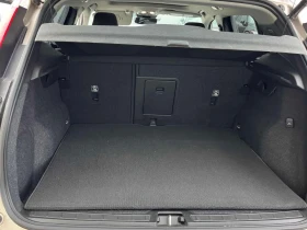 Volvo XC40 Plus Dark Theme / CARFAX / ОТ ПРЕДСТАВИТЕЛСТВО , снимка 11