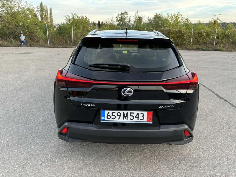 Lexus UX 250h, снимка 5 - Автомобили и джипове - 47614218