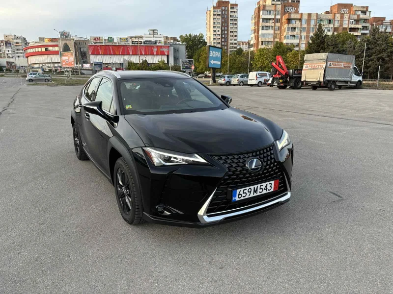 Lexus UX 250h, снимка 8 - Автомобили и джипове - 47614218