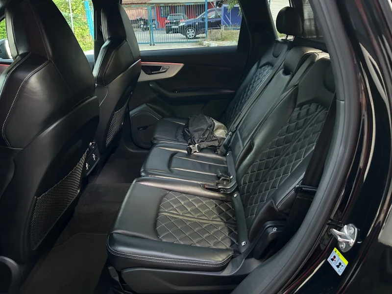Audi SQ7 4.0 V8T, снимка 12 - Автомобили и джипове - 51905210