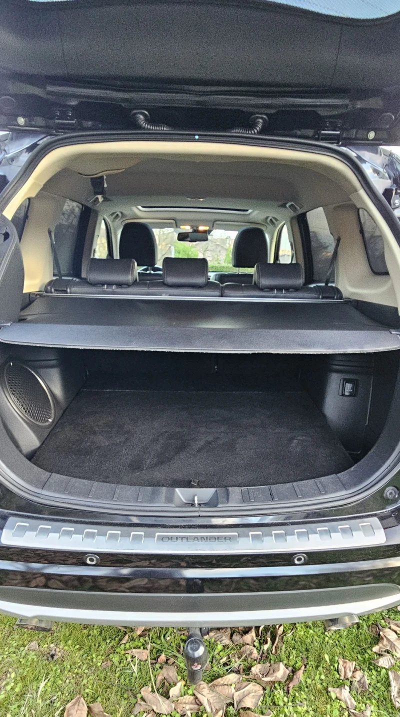 Mitsubishi Outlander Plug-in Hybrid 4x4 Full Extri , снимка 6 - Автомобили и джипове - 52769713