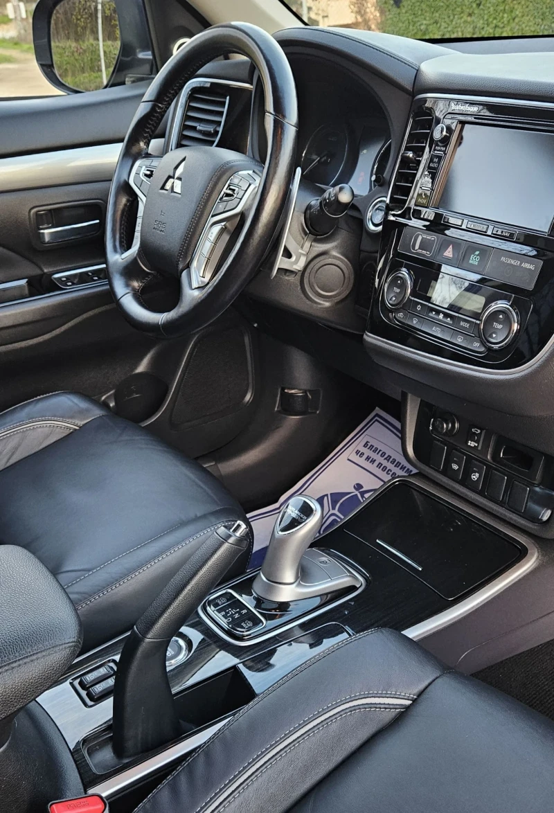 Mitsubishi Outlander Plug-in Hybrid 4x4 Full Extri , снимка 10 - Автомобили и джипове - 52769713
