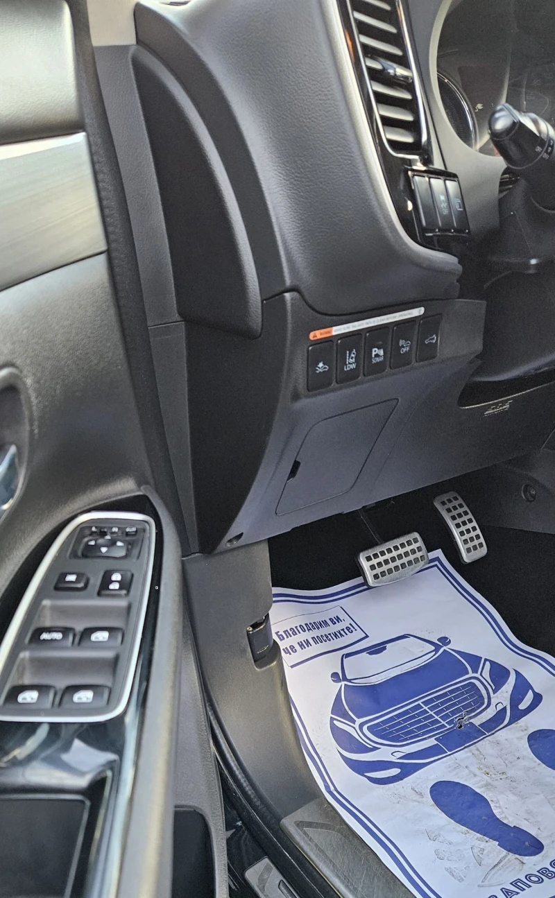 Mitsubishi Outlander Plug-in Hybrid 4x4 Full Extri , снимка 12 - Автомобили и джипове - 52769713