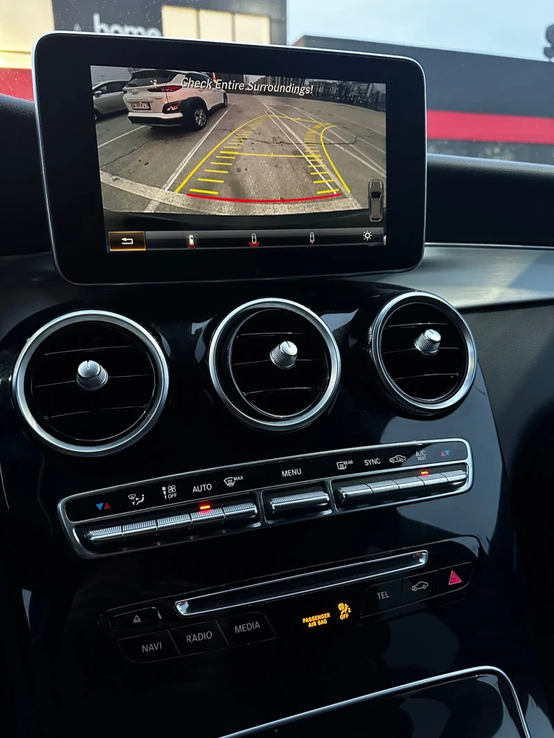 Mercedes-Benz GLC 300 4 MATIC AMG PAC 9G TRONIC, снимка 10 - Автомобили и джипове - 53214325