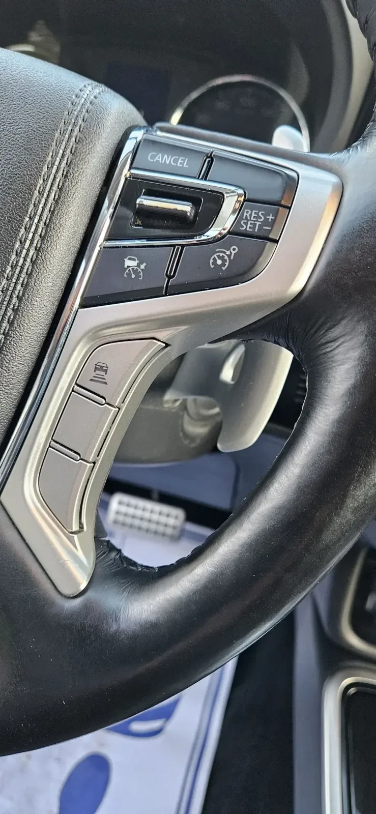 Mitsubishi Outlander Plug-in Hybrid 4x4 Full Extri  - изображение 7