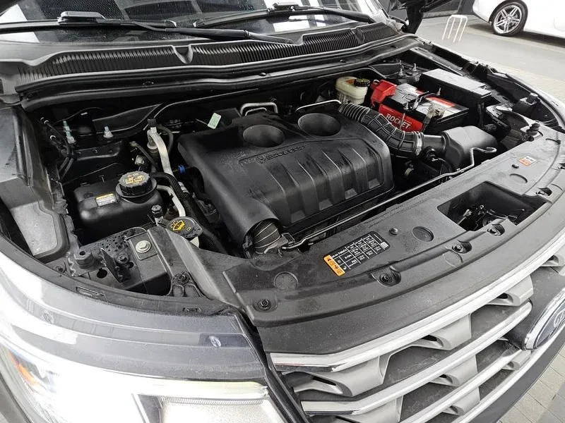 Ford Explorer 2.3 AWD, снимка 6 - Автомобили и джипове - 54351550