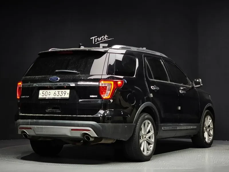 Ford Explorer 2.3 AWD, снимка 2 - Автомобили и джипове - 54351550