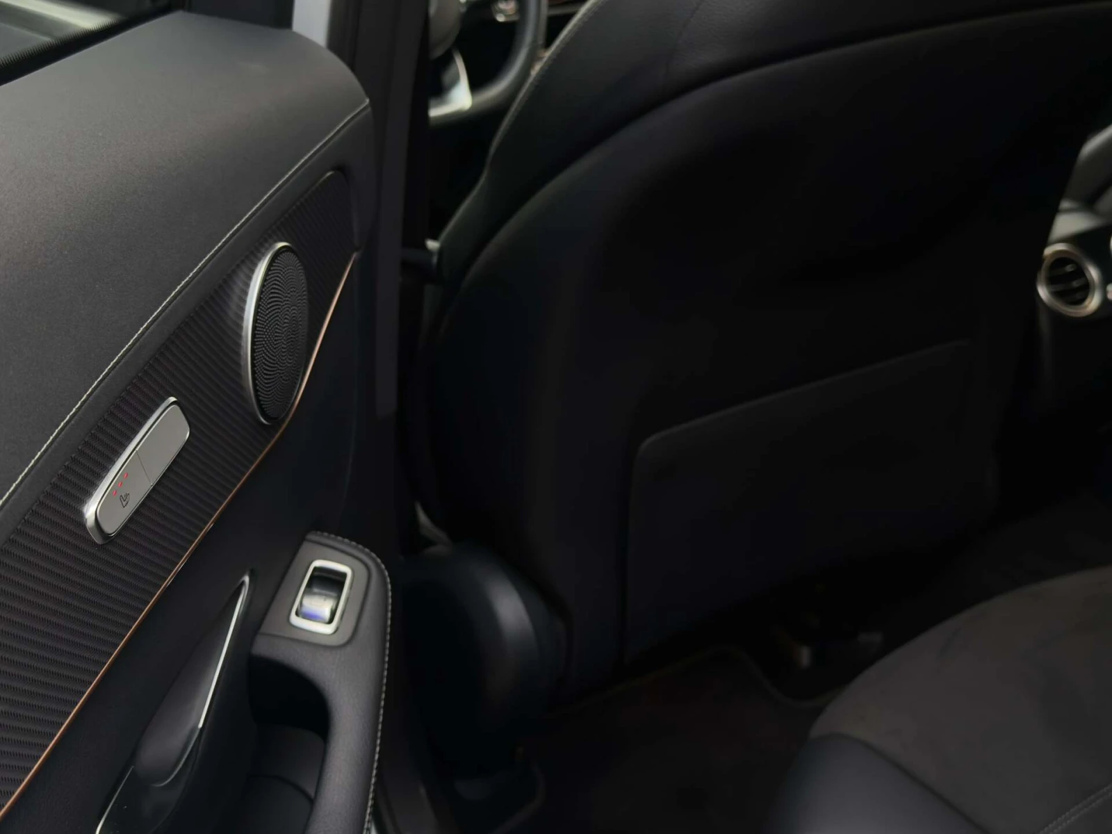 Mercedes-Benz EQC 400 AMG/4M/85kWh/Side Assist/Virtual/Ambient/����� | Mobile.bg � ����������� 12