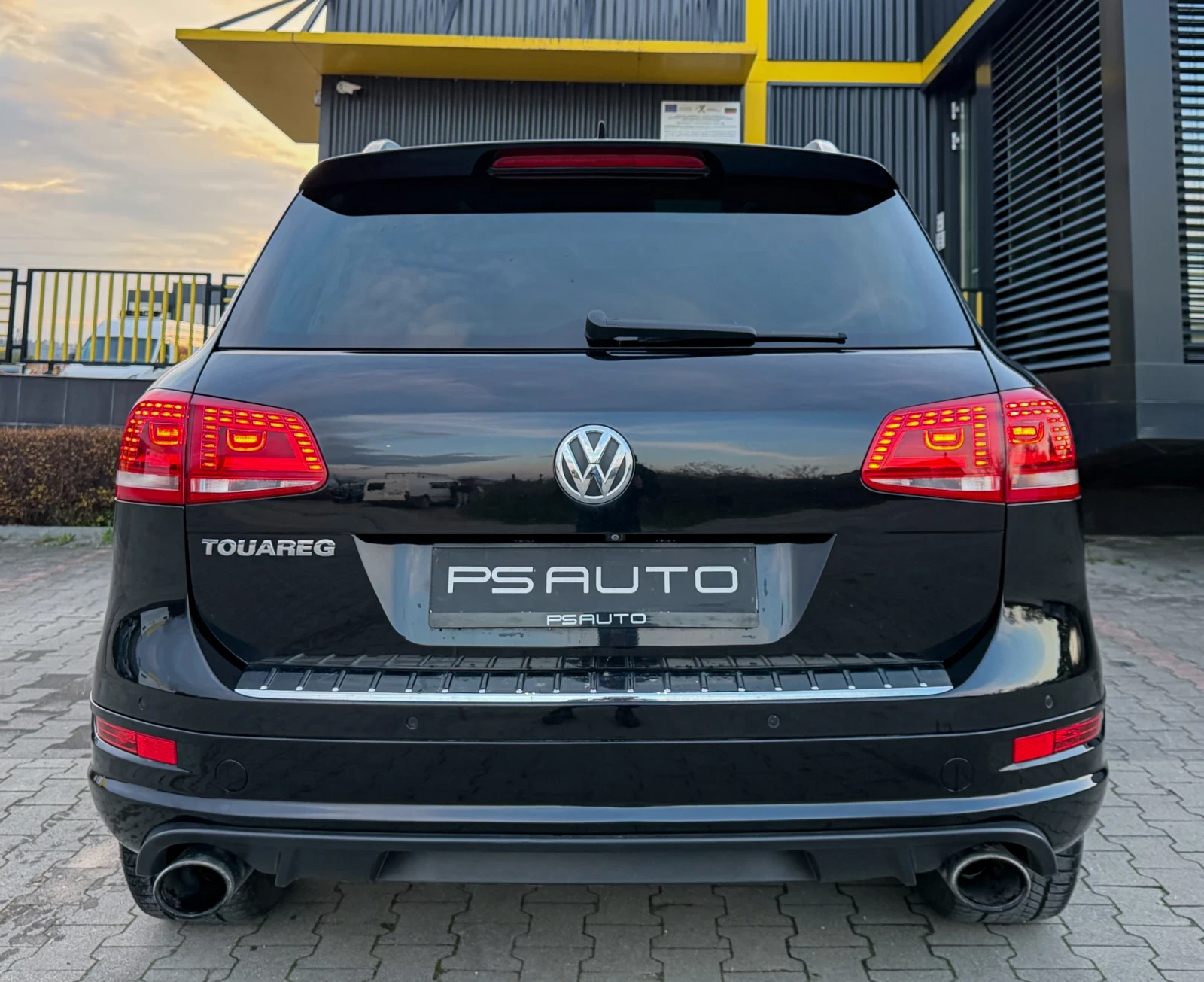 VW Touareg //R-Line / Обдухване / Подгряване / 360 КАМЕРИ, снимка 4 - Автомобили и джипове - 54081466