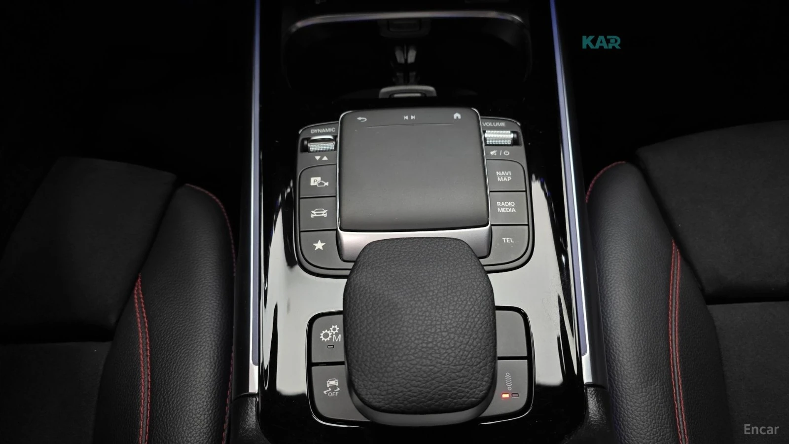 Mercedes-Benz GLB 35AMG 4Matic* КОЖА* НАВИ* КАМЕРА, снимка 17 - Автомобили и джипове - 55119539