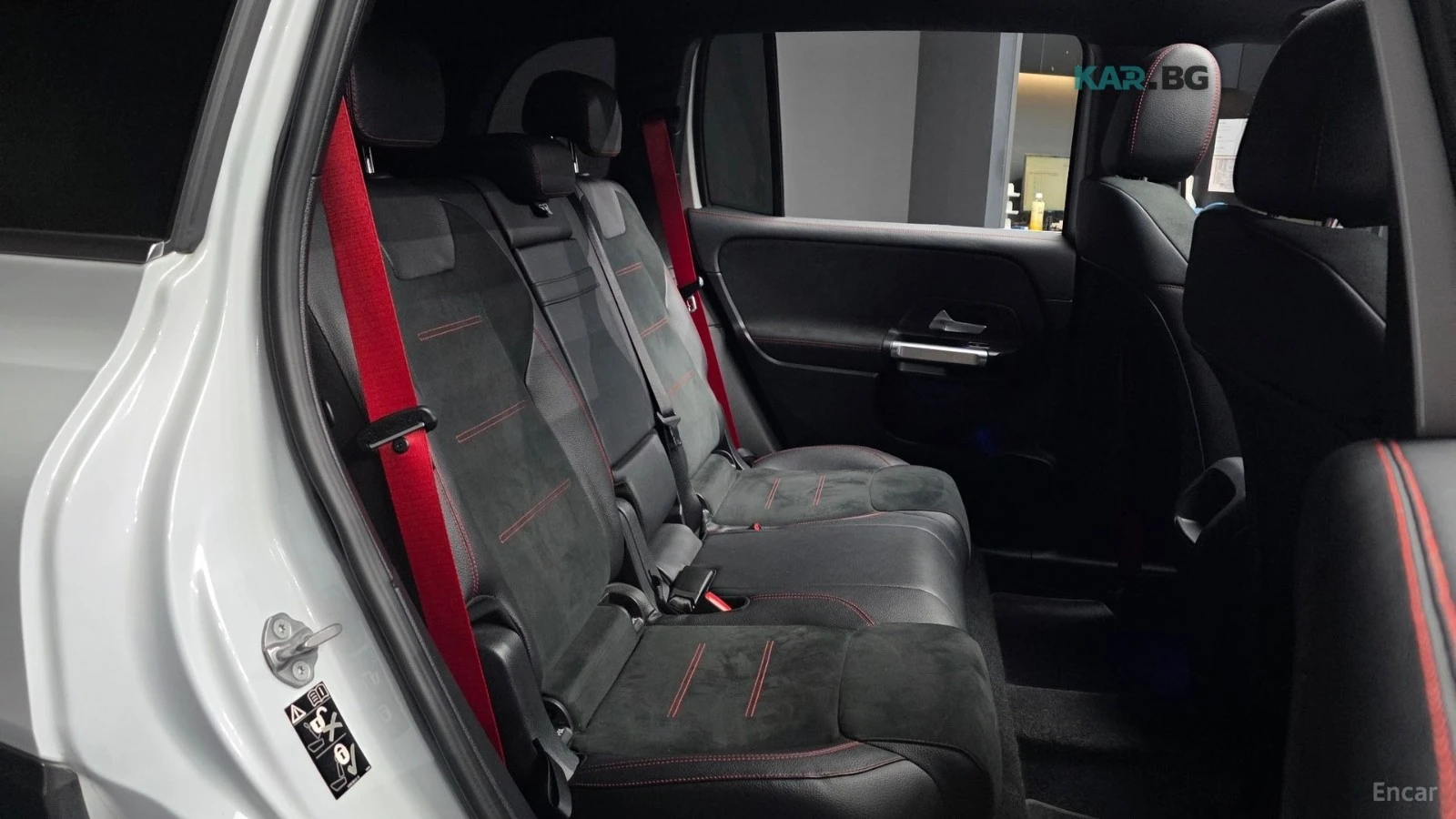 Mercedes-Benz GLB 35AMG 4Matic* КОЖА* НАВИ* КАМЕРА, снимка 12 - Автомобили и джипове - 55119539