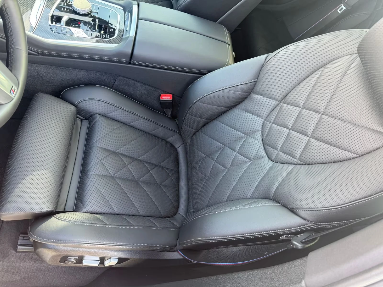 BMW X6 30d/ M SPORT PRO/ SHADOW LINE/ ICONIC GLOW/ HUD, снимка 10 - Автомобили и джипове - 55581925