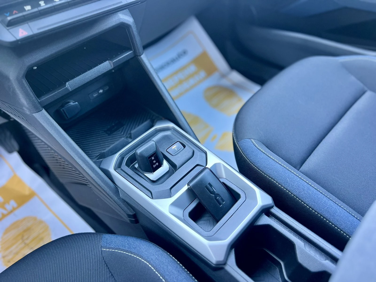 Dacia Duster 1.6 E-Tech Full Hybrid / 140 к.с. / ГАРАНЦИЯ, снимка 12 - Автомобили и джипове - 55798805