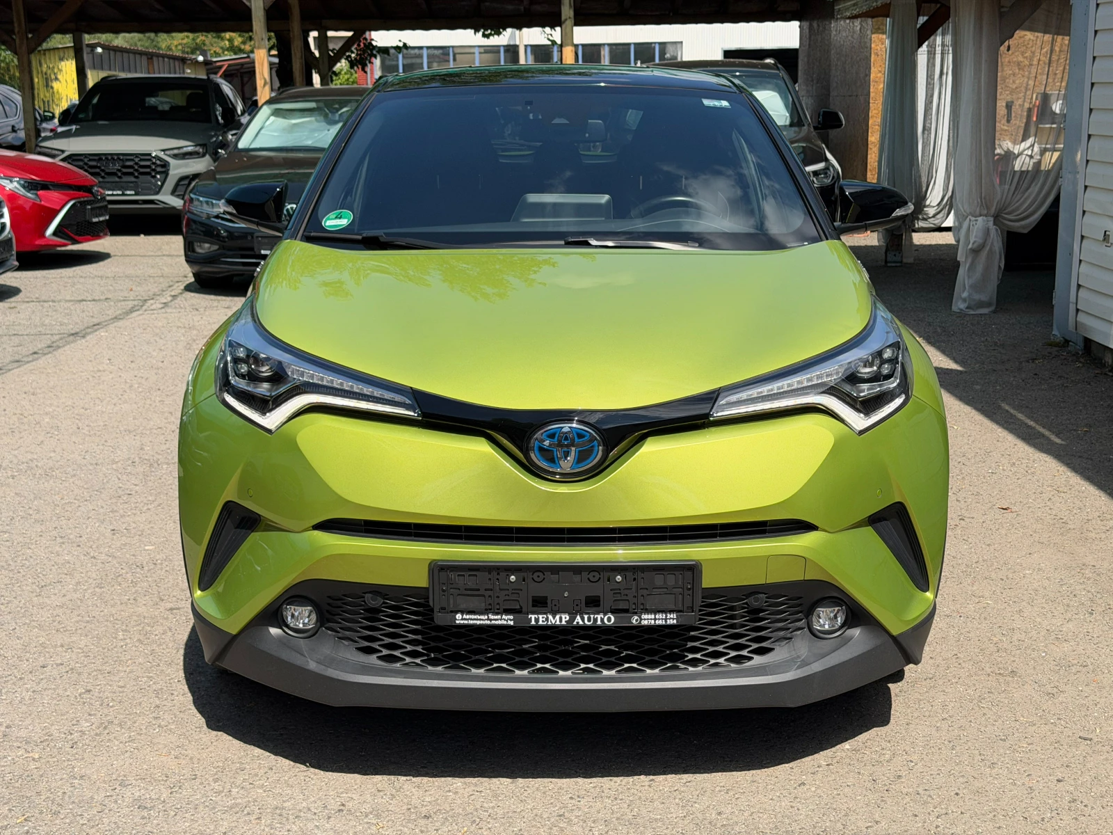 Toyota C-HR 1.8* СЪС СЕРВИЗНА КНИЖКА С ПЪЛНА ИСТОРИЯ В TOYOTA, снимка 2 - Автомобили и джипове - 55835610