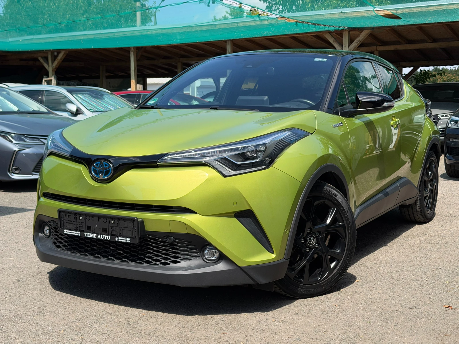 Toyota C-HR 1.8* СЪС СЕРВИЗНА КНИЖКА С ПЪЛНА ИСТОРИЯ В TOYOTA