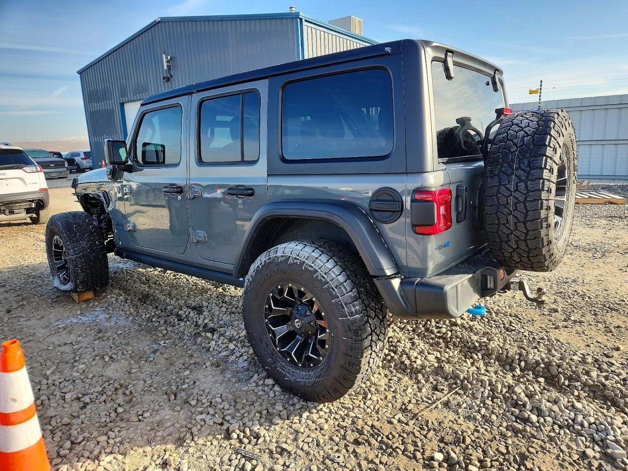 Jeep Wrangler RUBICON/4xe Plug-in/Remote Start/CARPLAY/CARFAX | Mobile.bg � ����������� 2
