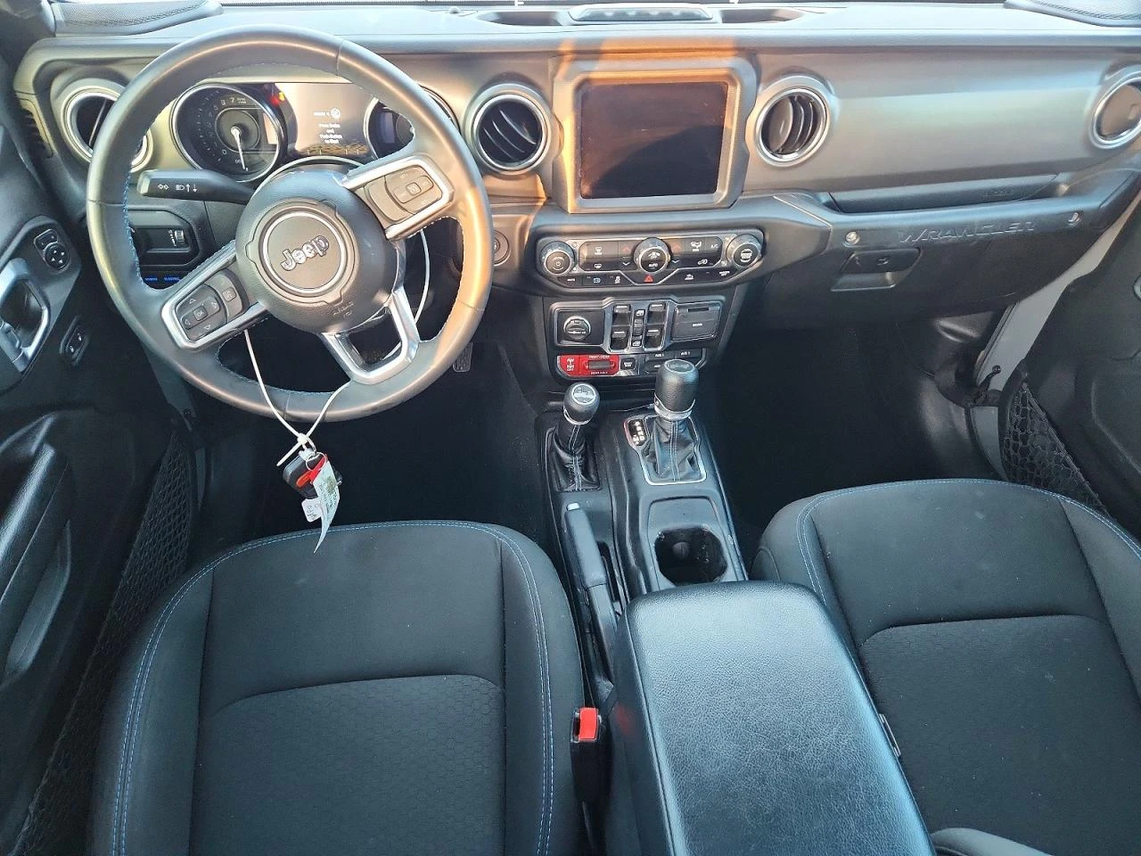 Jeep Wrangler RUBICON/4xe Plug-in/Remote Start/CARPLAY/CARFAX | Mobile.bg � ����������� 8