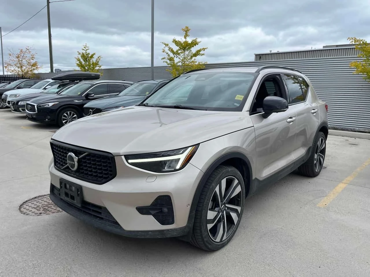 Volvo XC40 Plus Dark Theme / CARFAX / �� ����������������  | Mobile.bg � ����������� 2