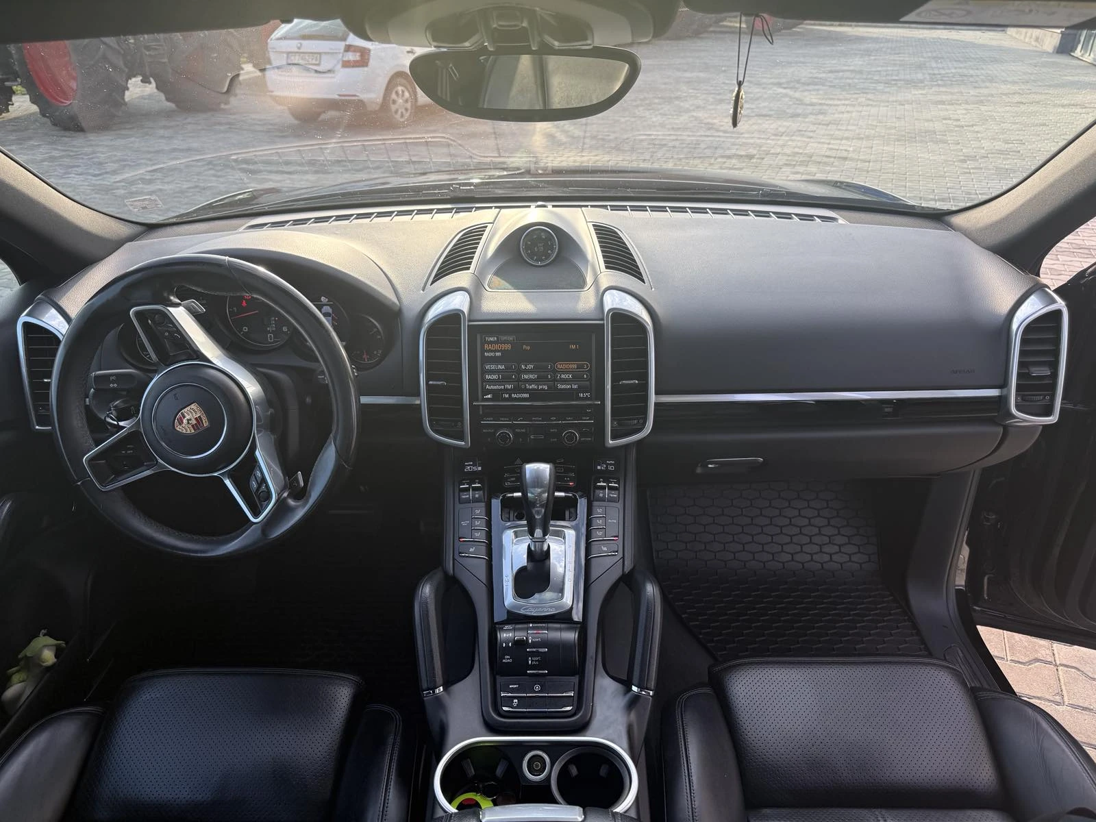 Porsche Cayenne 3.0TDi, снимка 9 - Автомобили и джипове - 56623638