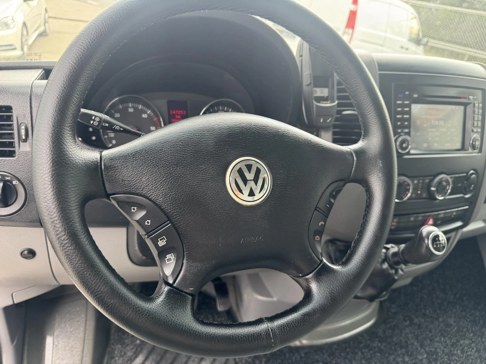 VW Crafter 2.5tTDI, KLIMA, ПЪЛНА СЕРВИЗНА ИСТОРИЯ!!!, снимка 15 - Бусове и автобуси - 54870316