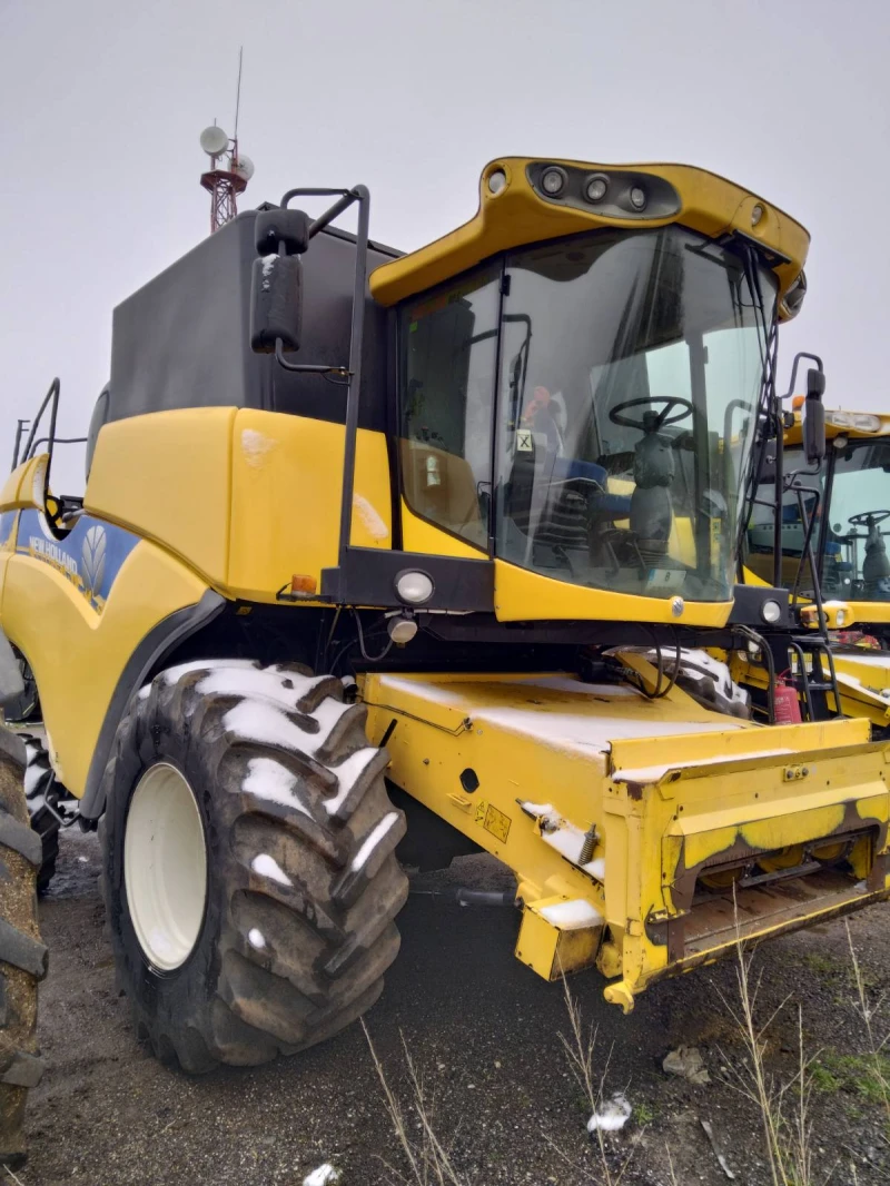 Комбайн New Holland CX6080, снимка 1 - Селскостопанска техника - 49191176