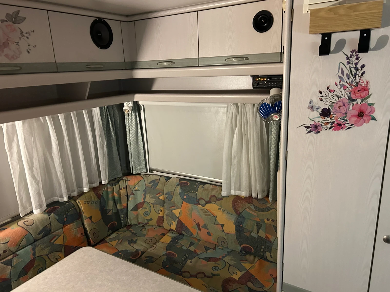 Каравана Knaus Sudwind , снимка 5 - Каравани и кемпери - 53745384