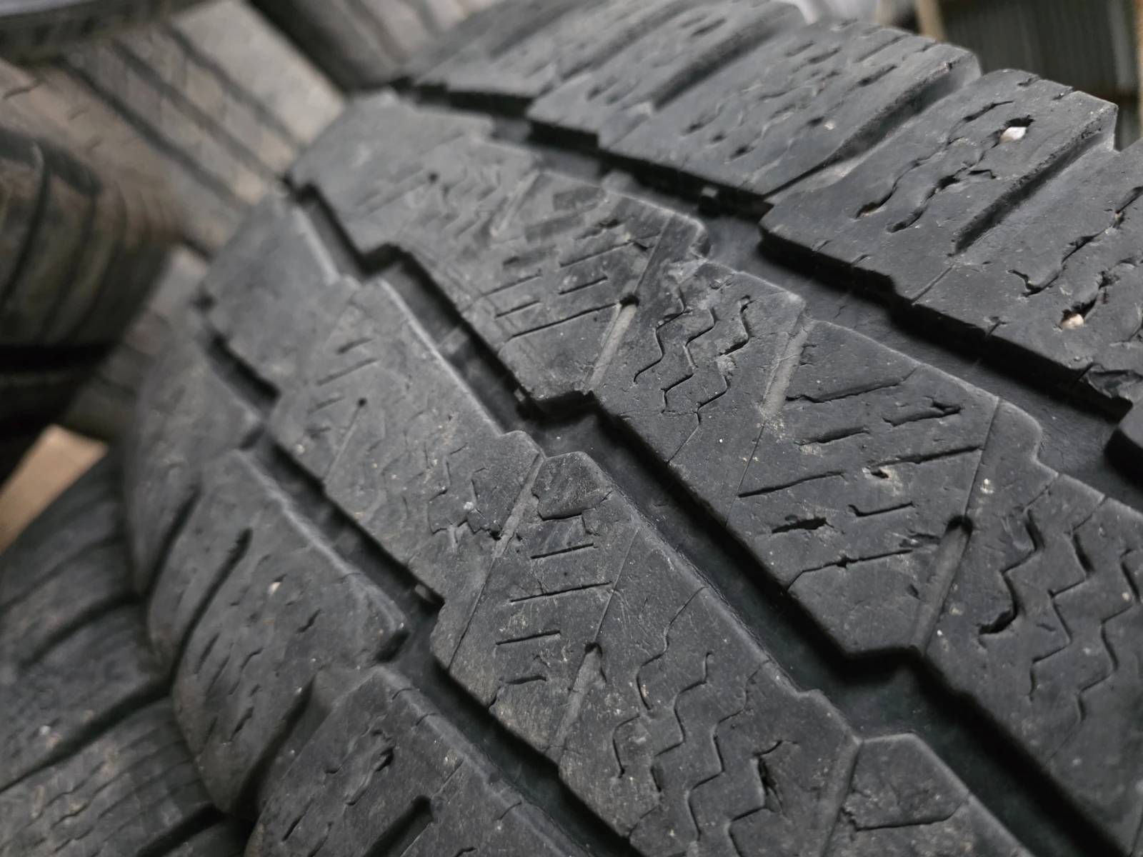 ���� 225/75R16 | Mobile.bg � ����������� 2