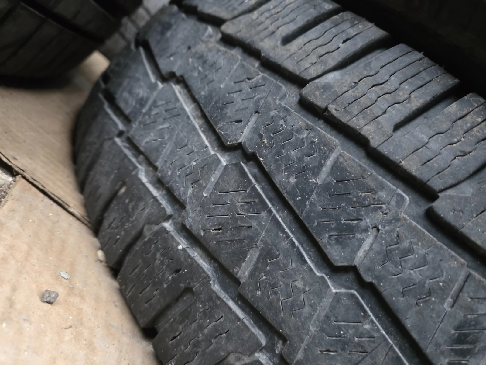 Гуми Зимни 225/75R16