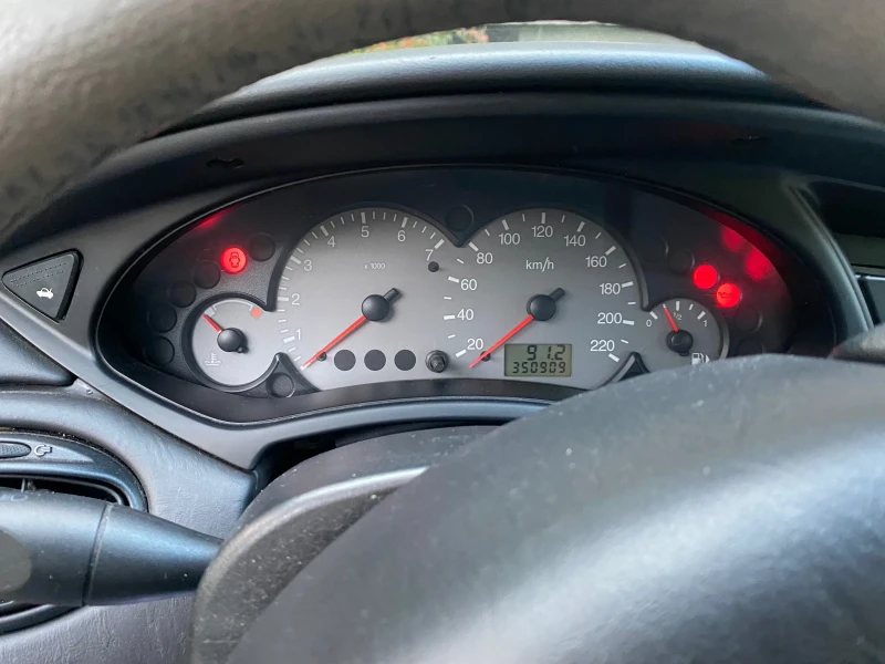 Ford Focus 1.8 TDI, снимка 4 - Автомобили и джипове - 52186527
