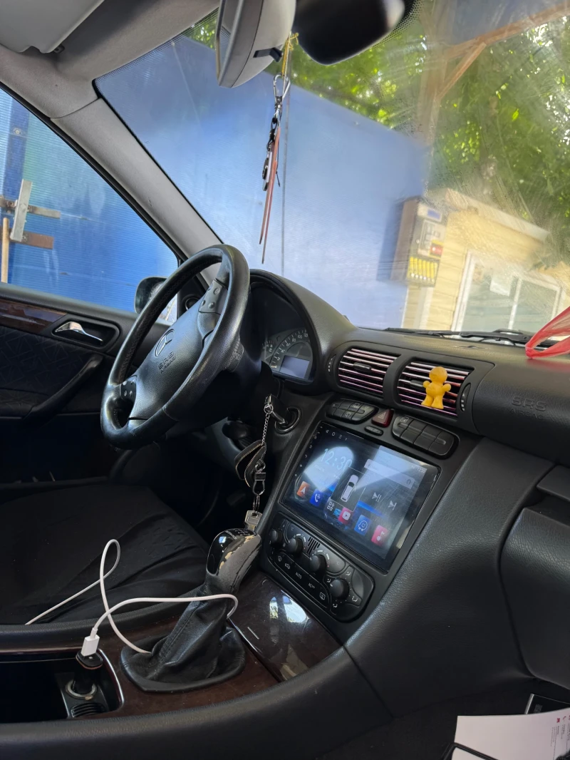 Mercedes-Benz C 220, снимка 8 - Автомобили и джипове - 53024323