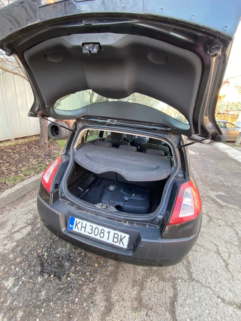 Renault Megane 1.5 DCi, снимка 15 - Автомобили и джипове - 53097942