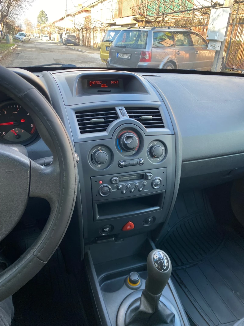 Renault Megane 1.5 DCi, снимка 12 - Автомобили и джипове - 53097942